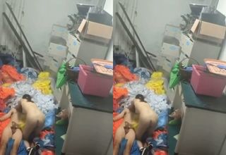 Công nhân địt nhau vụng trộm trong kho chứa vải cực êmm