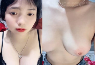 Mặt xinh nhìn đã nứng còn thêm body cực phẩmm